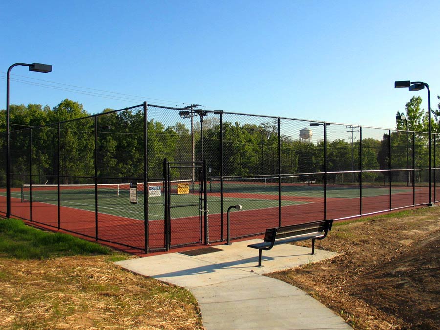 tennis-court-constructing